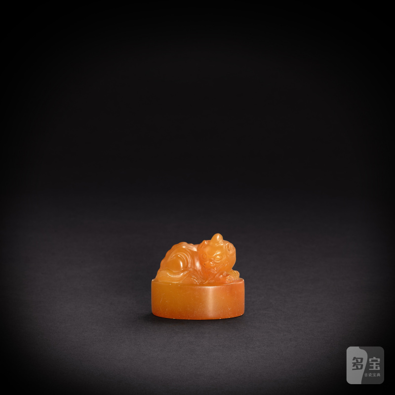 A tianhuang 'mythical beast' seal, Qing dynasty, 17th century | 清十七世紀 田黃瑞獸鈕印
